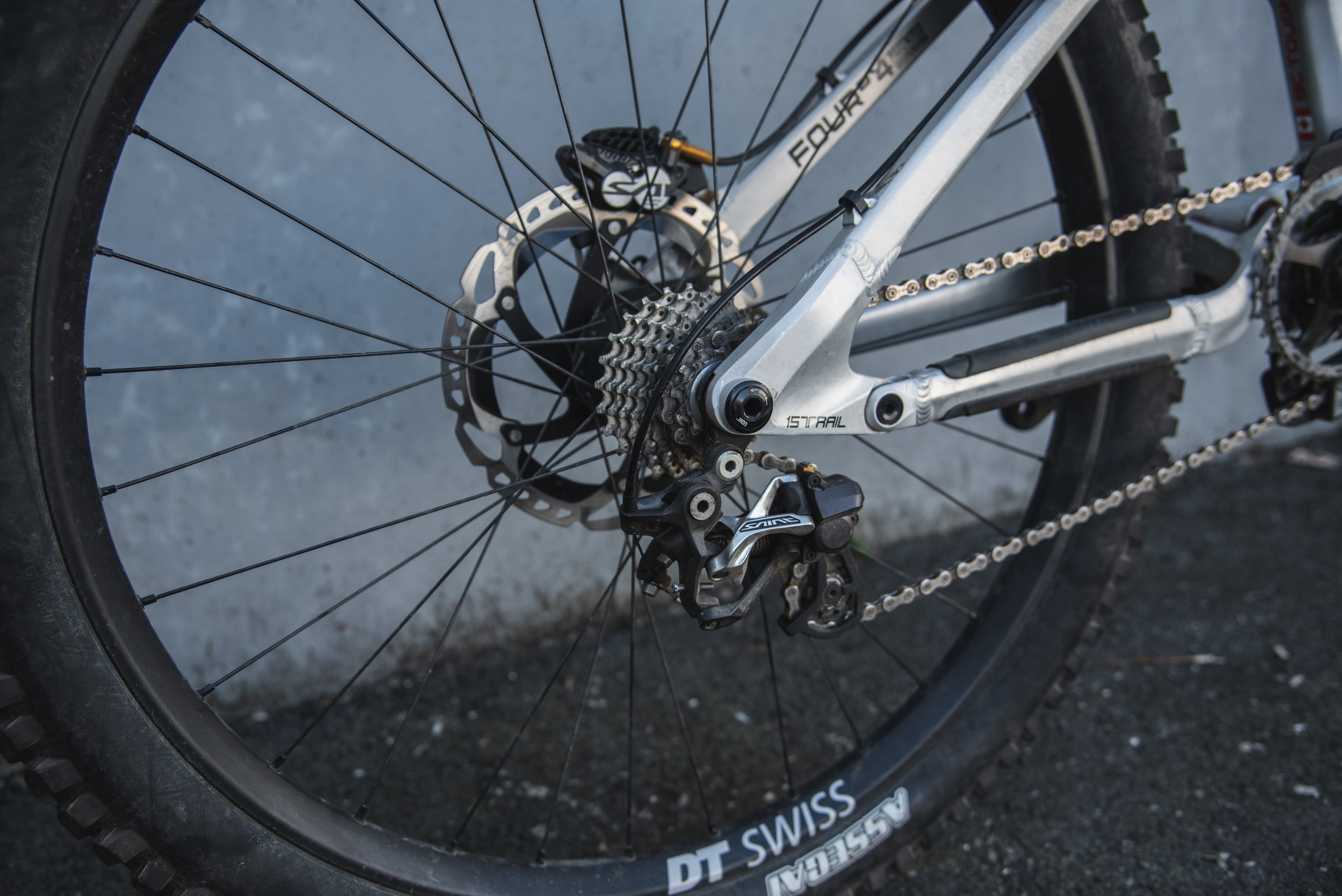 Delirium S3 | Shimano Saint Complete | Raw
