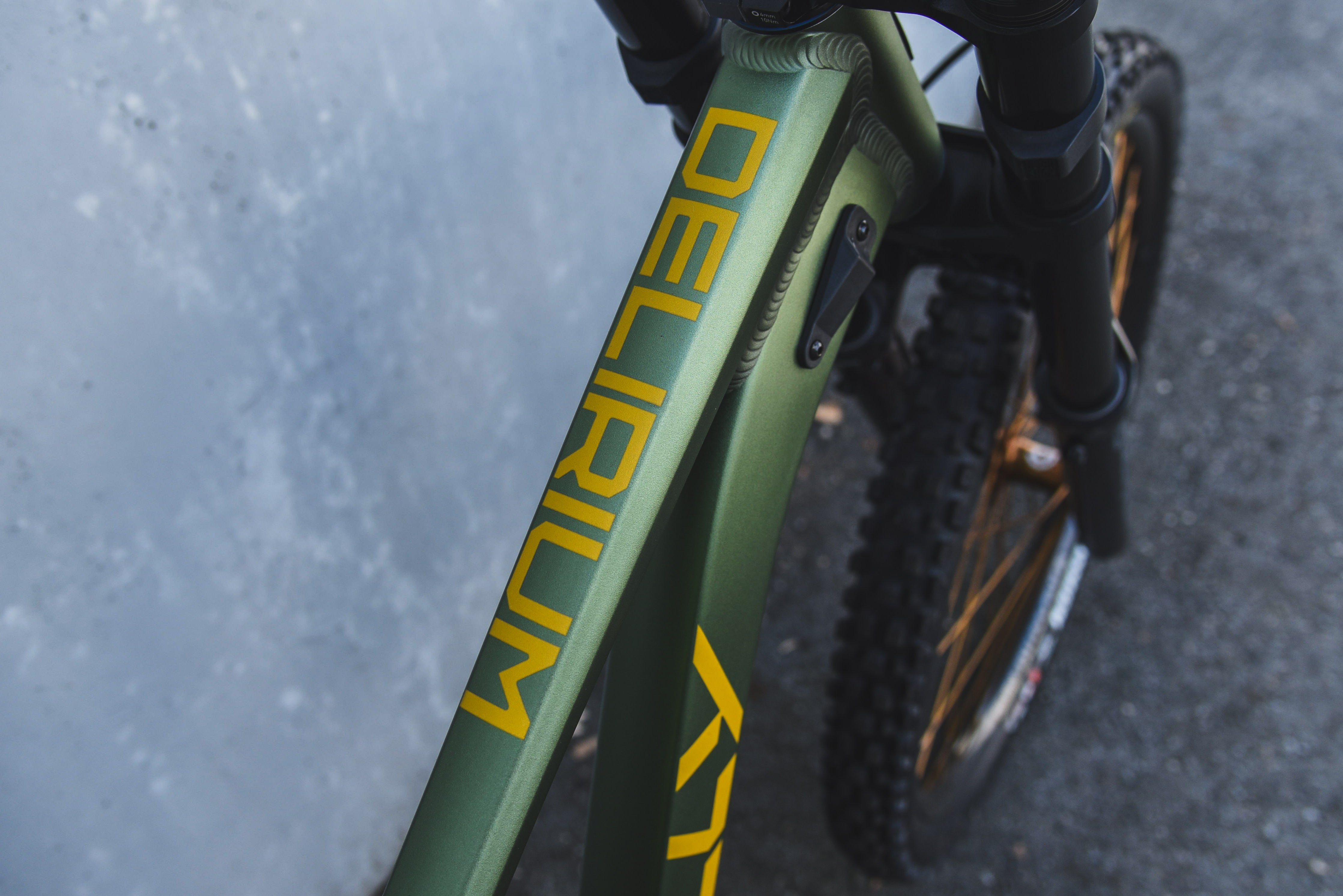 Delirium S4 | GXDH Custom | Ano Green