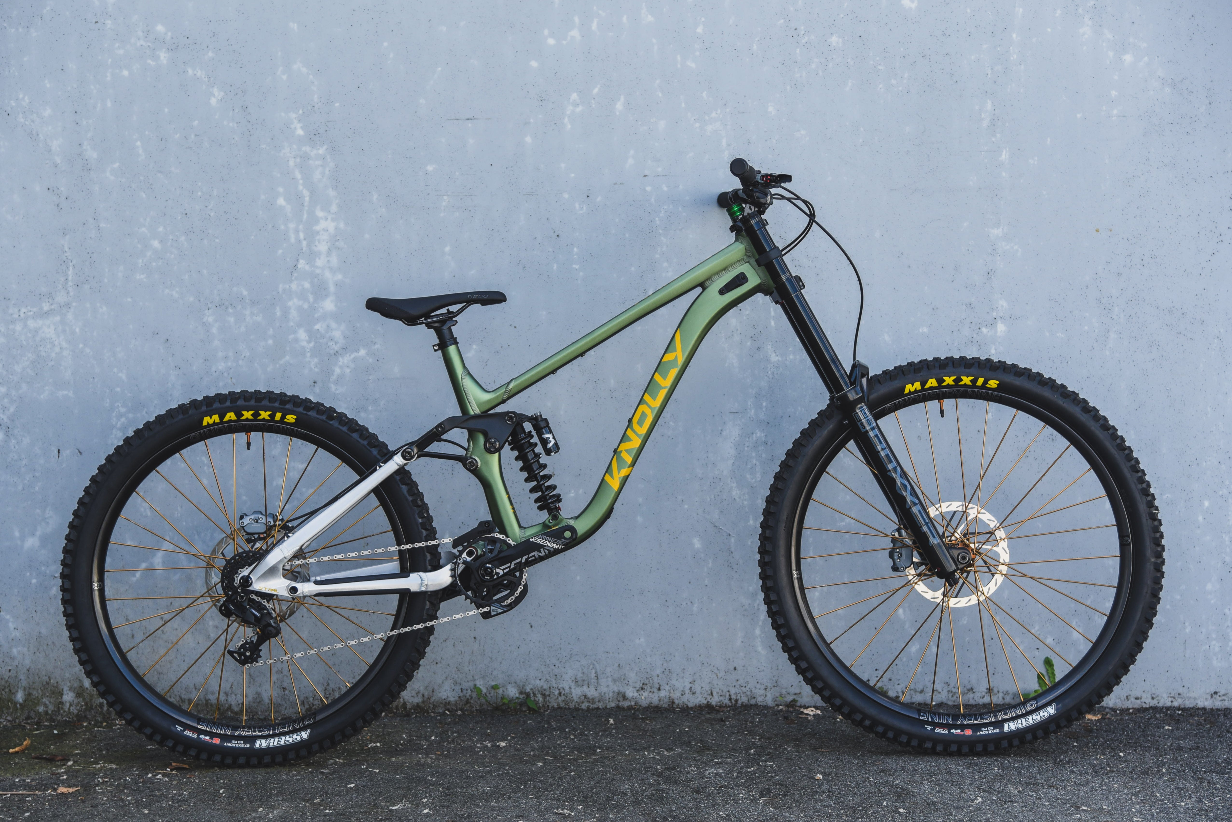 Delirium S4 | GXDH Custom | Ano Green