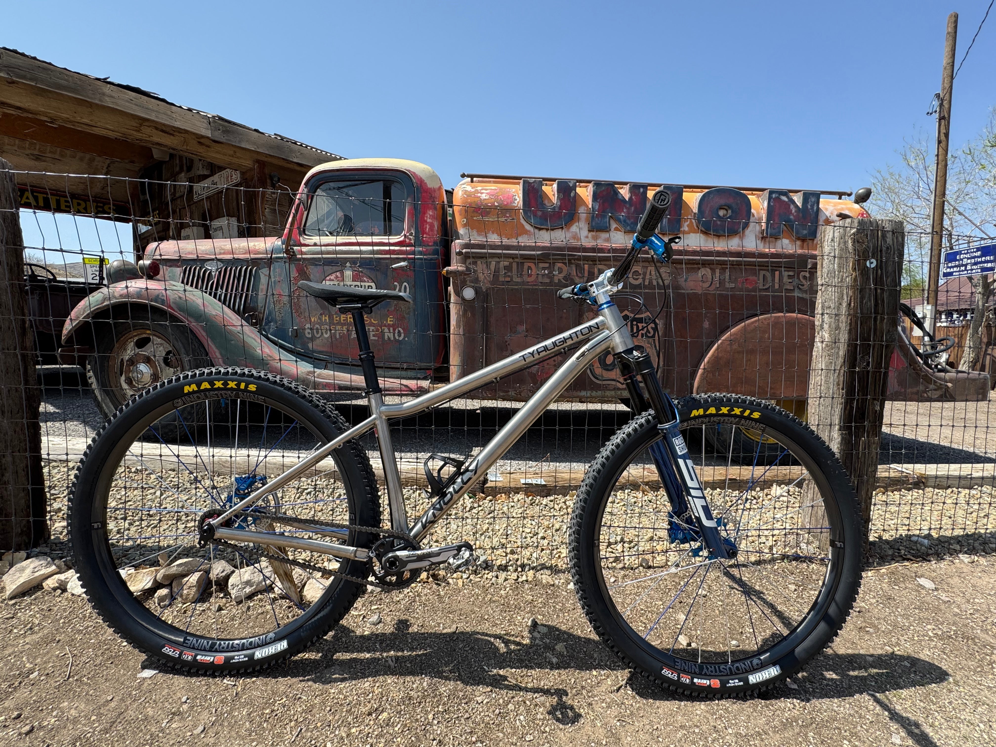 Endorphin Bike Check: UK Race Manager's New Rig – Knolly Bikes