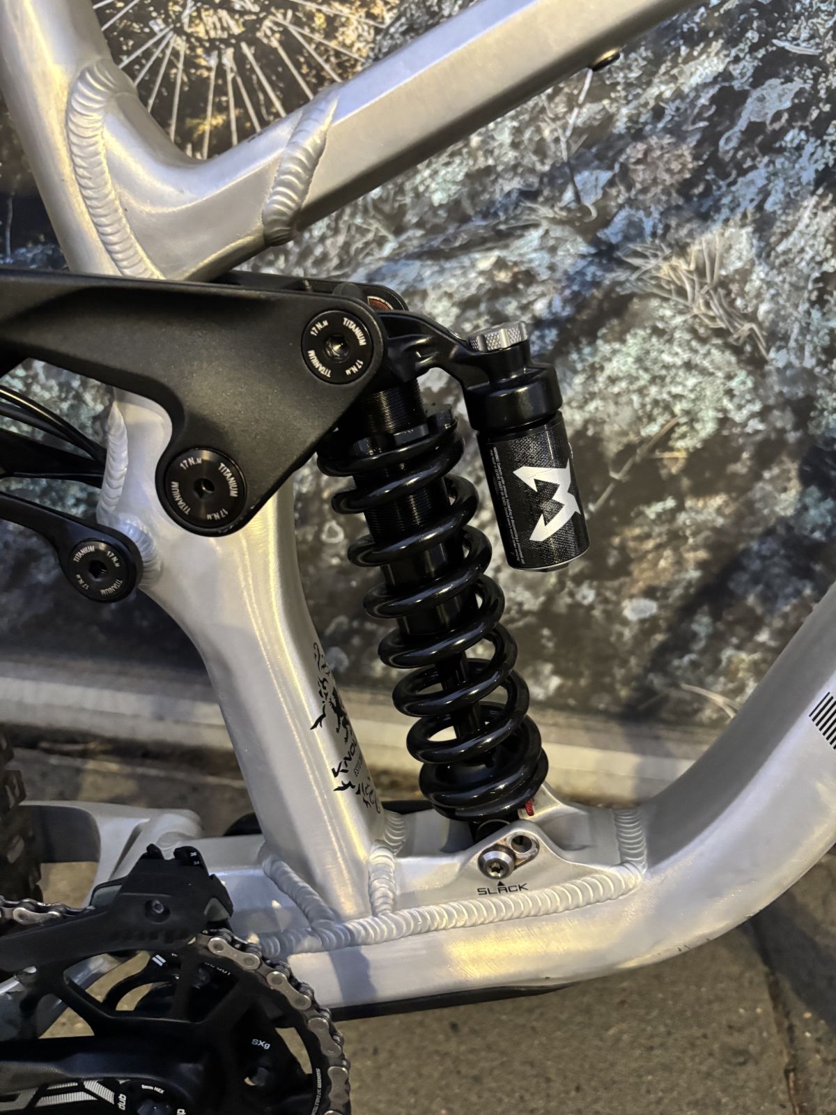 Delirium 190 Medium Raw GX DH